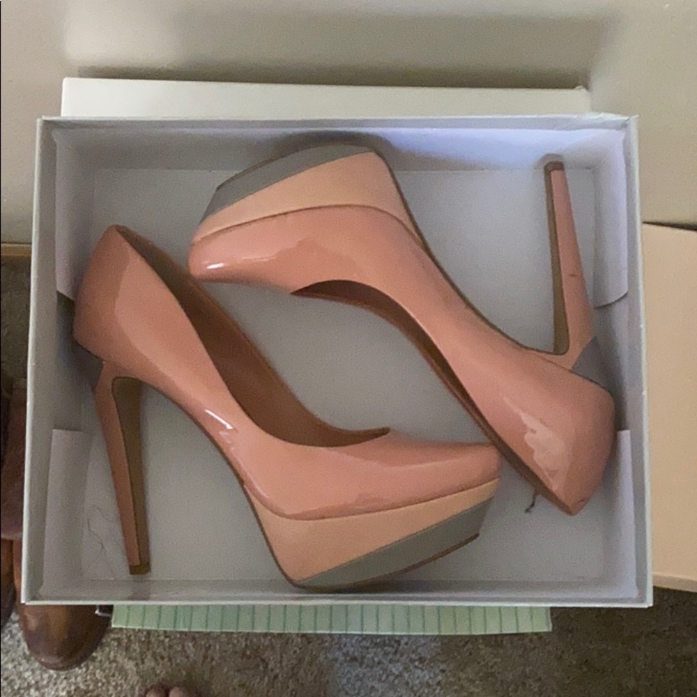 Peach high heels Jessica Simpson